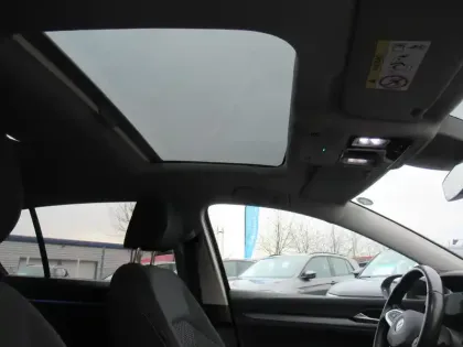 Photo 33 Volkswagen Golf  2.0 TDI SCR 150 DSG7