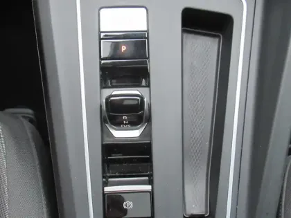 Photo 16 Volkswagen Golf  2.0 TDI SCR 150 DSG7