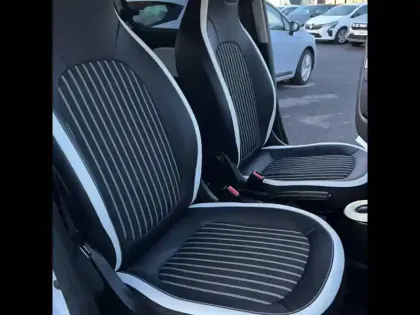 Photo 21 Renault Twingo  III TCe 95 EDC