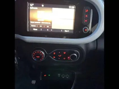 Photo 14 Renault Twingo  III TCe 95 EDC