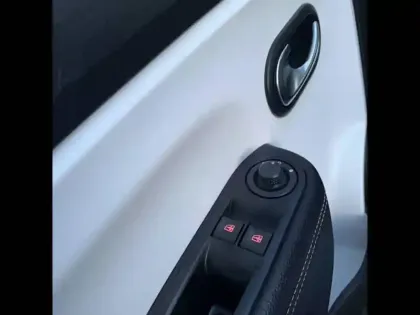 Photo 11 Renault Twingo  III TCe 95 EDC