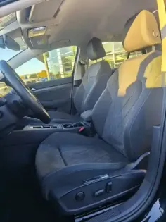 Photo 8 Volkswagen Golf  1.5 eTSI OPF 150 DSG7