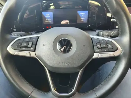 Photo 14 Volkswagen Golf  1.5 eTSI OPF 150 DSG7