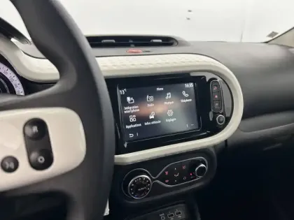 Photo 20 Renault Twingo  III E-Tech