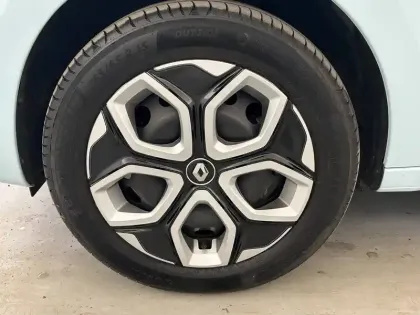 Photo 27 Renault Twingo  III E-Tech