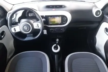 Photo 8 Renault Twingo  III E-Tech