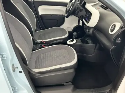 Photo 22 Renault Twingo  III E-Tech