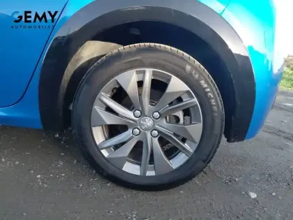 Photo 10 Peugeot 208  Electrique 50 kWh 136ch