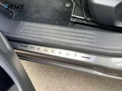 Photo 33 Peugeot 2008  BlueHDi 110 S&S BVM6