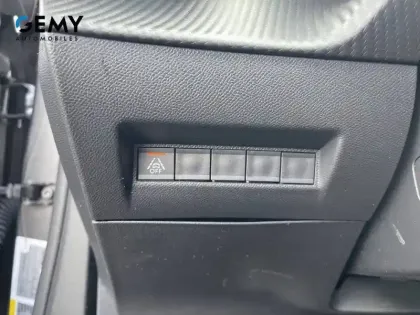 Photo 32 Peugeot 2008  BlueHDi 110 S&S BVM6