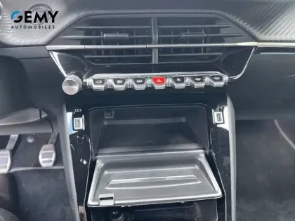 Photo 27 Peugeot 2008  BlueHDi 110 S&S BVM6