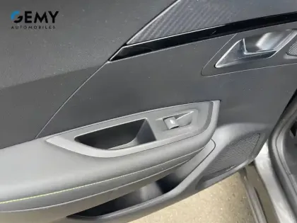 Photo 25 Peugeot 2008  BlueHDi 110 S&S BVM6