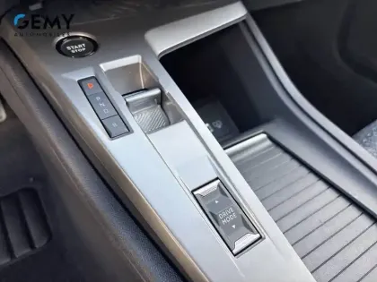 Photo 13 Peugeot 308  Plug-in Hybrid 195 ch e-DCS7