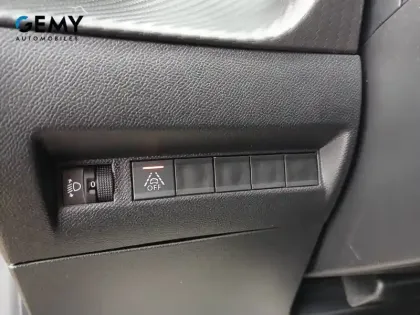 Photo 58 Peugeot 208  PureTech 75 S&S BVM5