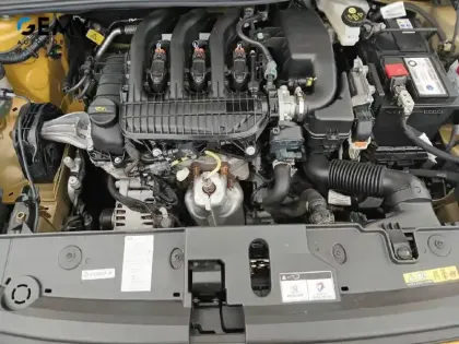 Photo 32 Peugeot 208  PureTech 75 S&S BVM5