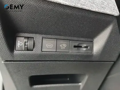 Photo 21 Peugeot 3008  Hybrid 136 e-DCS6