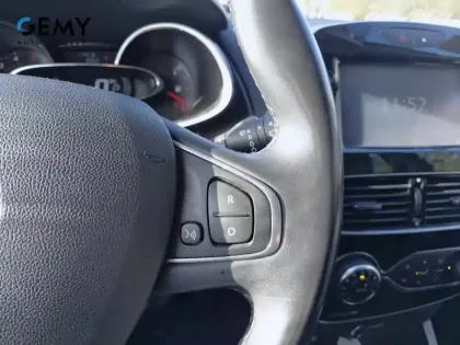 Photo 17 Renault Clio  dCi 90 Energy