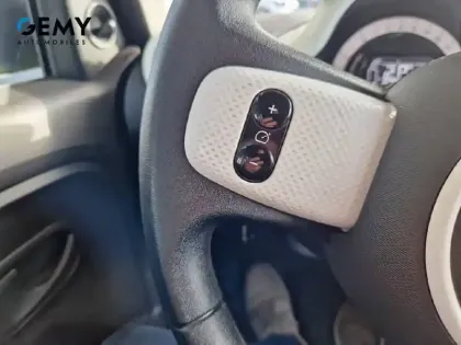 Photo 17 Renault Twingo  III E-Tech