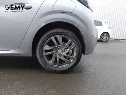 Photo 10 Peugeot 208  PureTech 100 S&S BVM6