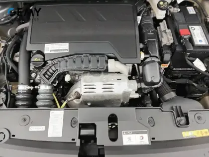 Photo 27 Peugeot 208  PureTech 100 S&S BVM6