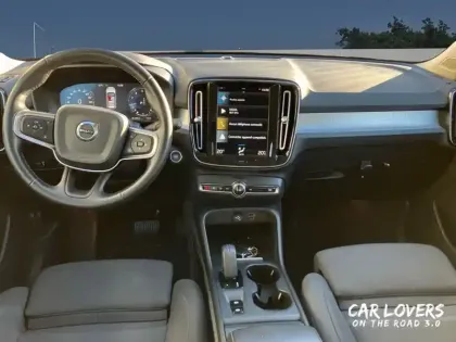 Photo 16 Volvo Xc40  T2 129 ch Geartronic 8