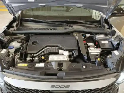 Photo 11 Peugeot 2008  Hybrid 145 e-DCS6