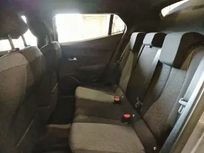 Photo 8 Peugeot 2008  Hybrid 145 e-DCS6