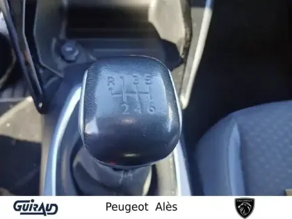 Photo 15 Peugeot 2008  PureTech 100 S&S BVM6