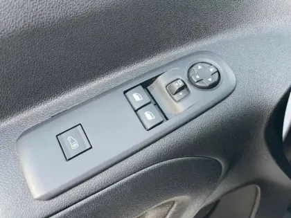 Photo 50 Peugeot Partner  FOURGON XL 950 KG BLUEHDI 100 S&S BVM6