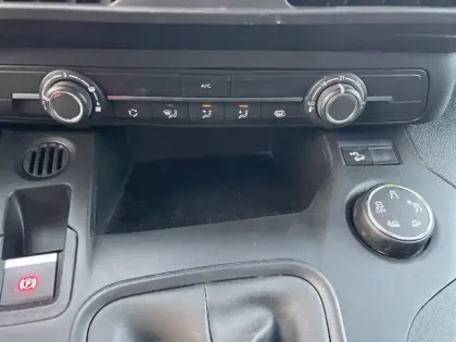 Photo 19 Peugeot Partner  FOURGON XL 950 KG BLUEHDI 100 S&S BVM6