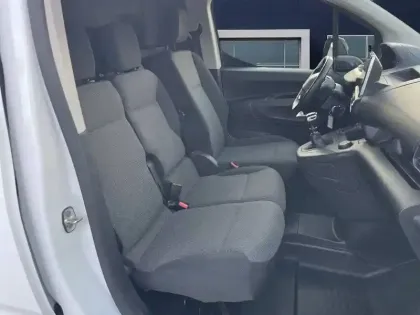 Photo 40 Peugeot Partner  FOURGON XL 950 KG BLUEHDI 100 S&S BVM6