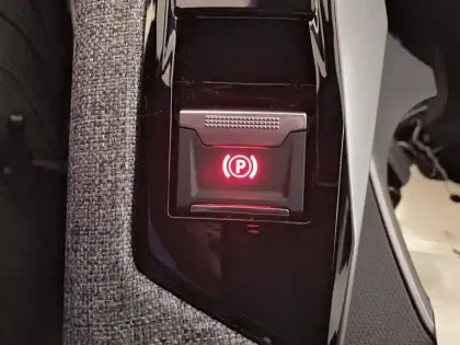 Photo 14 Peugeot 3008  Electrique 210 ch 73 kWh