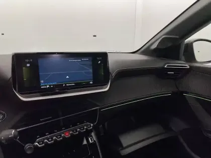 Photo 27 Peugeot 208  PureTech 100 S&S BVM6