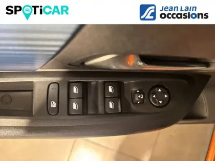 Photo 17 Citroën C4 e- 136 ch Automatique