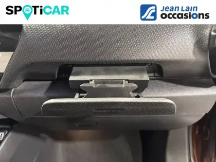 Photo 23 Citroën C4 e- 136 ch Automatique