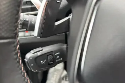 Photo 18 Peugeot 3008  Hybrid 136 e-DCS6