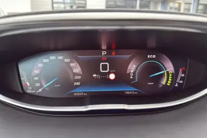 Photo 16 Peugeot 3008  Hybrid 136 e-DCS6