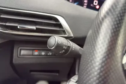 Photo 19 Peugeot 3008  Hybrid 136 e-DCS6