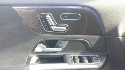 Photo 20 Mercedes GLA  200 d 8G-DCT