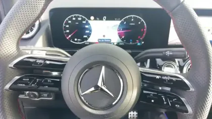 Photo 16 Mercedes GLA  200 d 8G-DCT