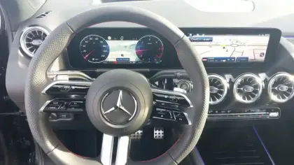 Photo 17 Mercedes GLA  200 d 8G-DCT