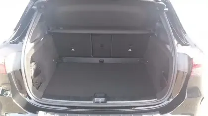 Photo 8 Mercedes GLA  200 d 8G-DCT