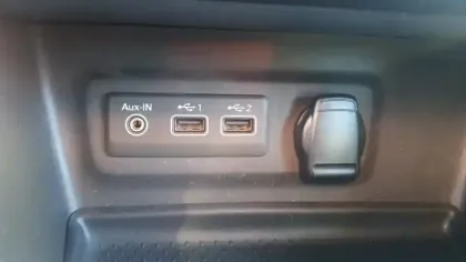 Photo 30 Renault Megane Mégane IV Berline TCe 140 FAP - 20