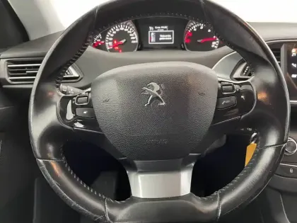 Photo 21 Peugeot 308  AFFAIRE BLUEHDI 130 S&S BVM6