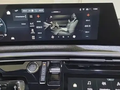 Photo 24 Peugeot 3008  Hybrid 145 e-DCS6