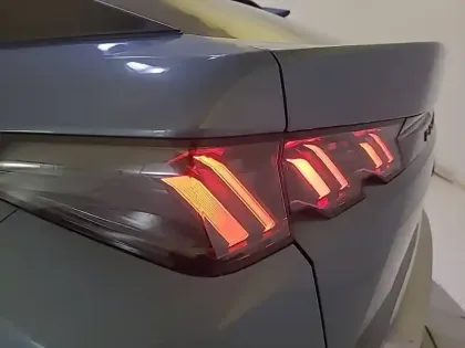 Photo 16 Peugeot 3008  Hybrid 145 e-DCS6