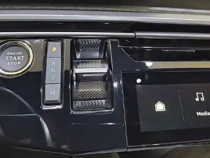 Photo 13 Peugeot 3008  Hybrid 145 e-DCS6