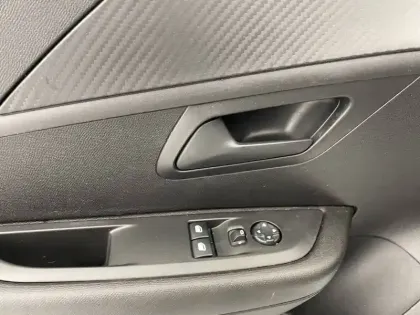 Photo 27 Peugeot 208  BLUEHDI 100 S&S BVM6