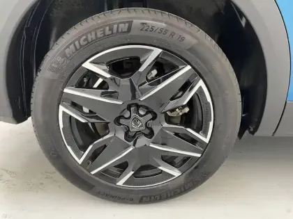 Photo 18 Peugeot 5008  Hybrid 136 e-DCS6