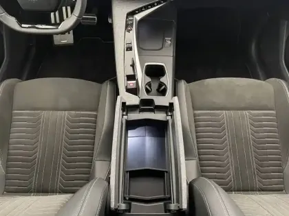 Photo 29 Peugeot 5008  Hybrid 136 e-DCS6